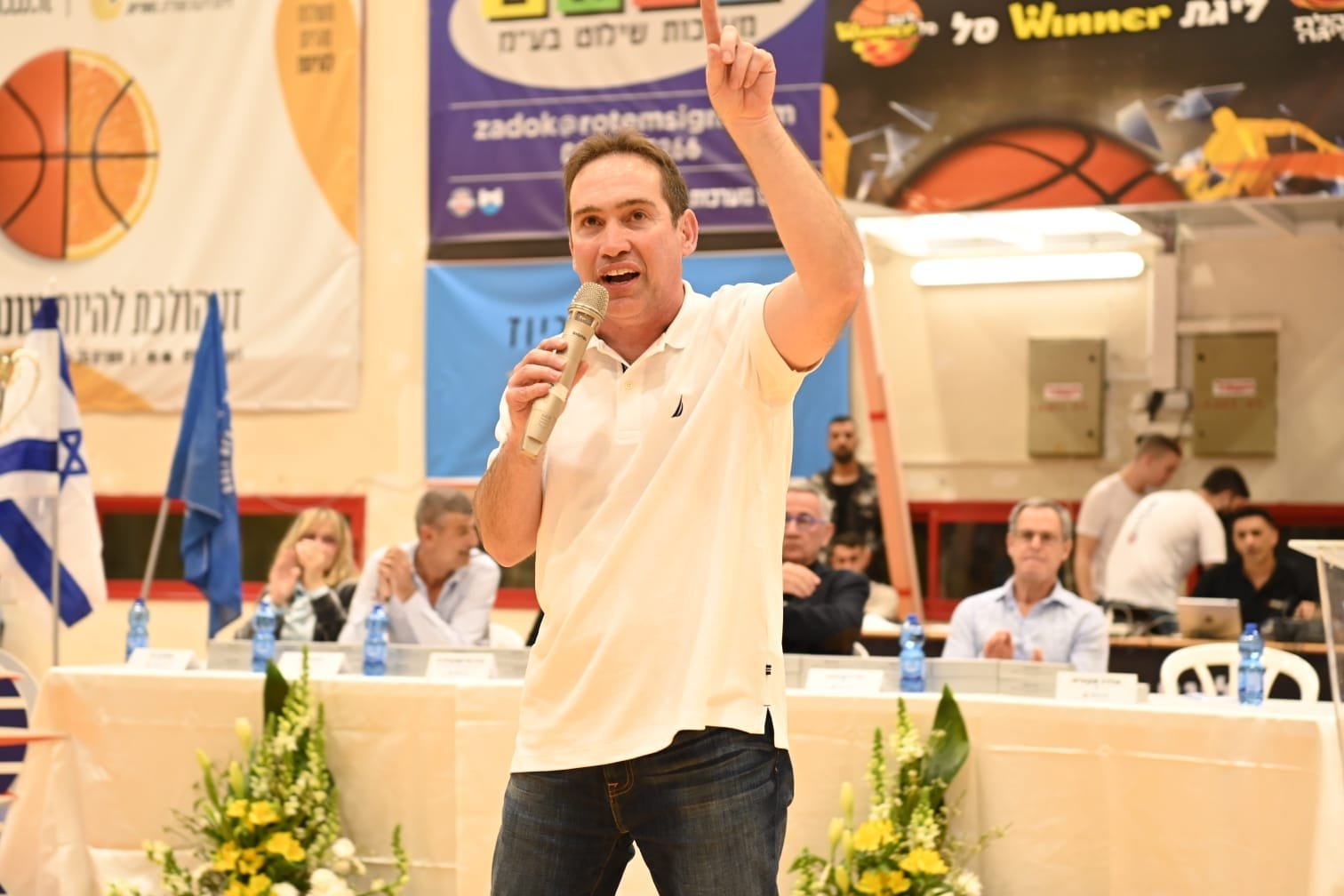 אלדד אקוניס: "אני שמח שאבא שלי זכה לראות אותי מניף גביע"