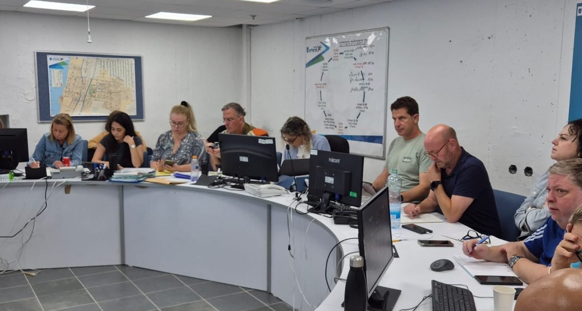 הרצליה במתכונת חירום מלאה: העירייה ערוכה למתקפת טילים ולתרחיש עלטה ממושכת