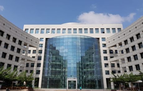 עיריית הרצליה מקימה “מרכז זהב” לאזרחים ותיקים לשעת חירום