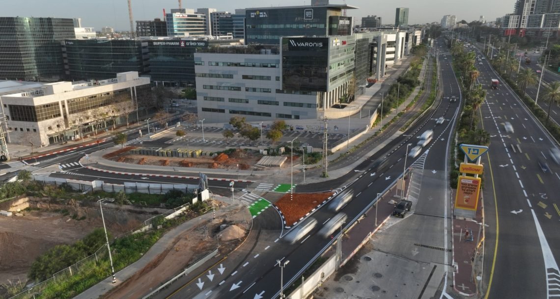 הקלה תחבורתית בהרצליה: נפתחה רמפת שנקר מכביש 2