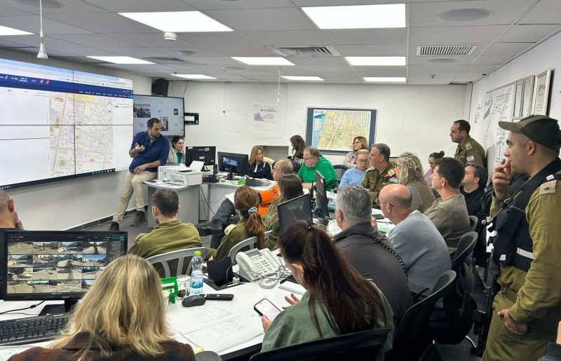 הרצליה מתרגלת פגיעת טיל: העירייה תפתח מרכז סיוע ראשוני סמוך לאתר הפגיעה