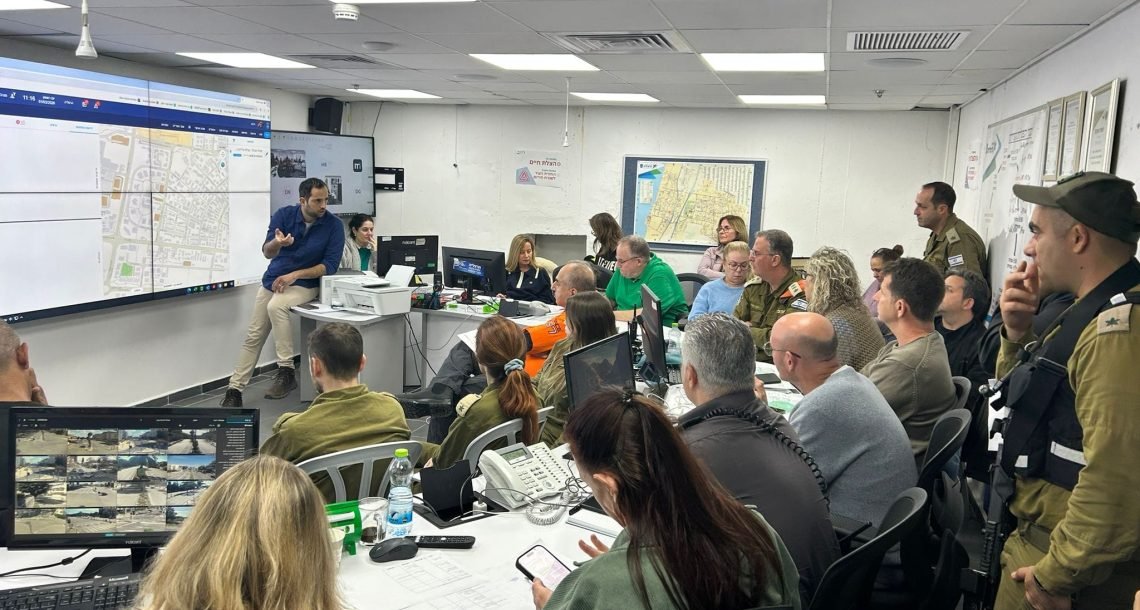 הרצליה מתרגלת פגיעת טיל: העירייה תפתח מרכז סיוע ראשוני סמוך לאתר הפגיעה