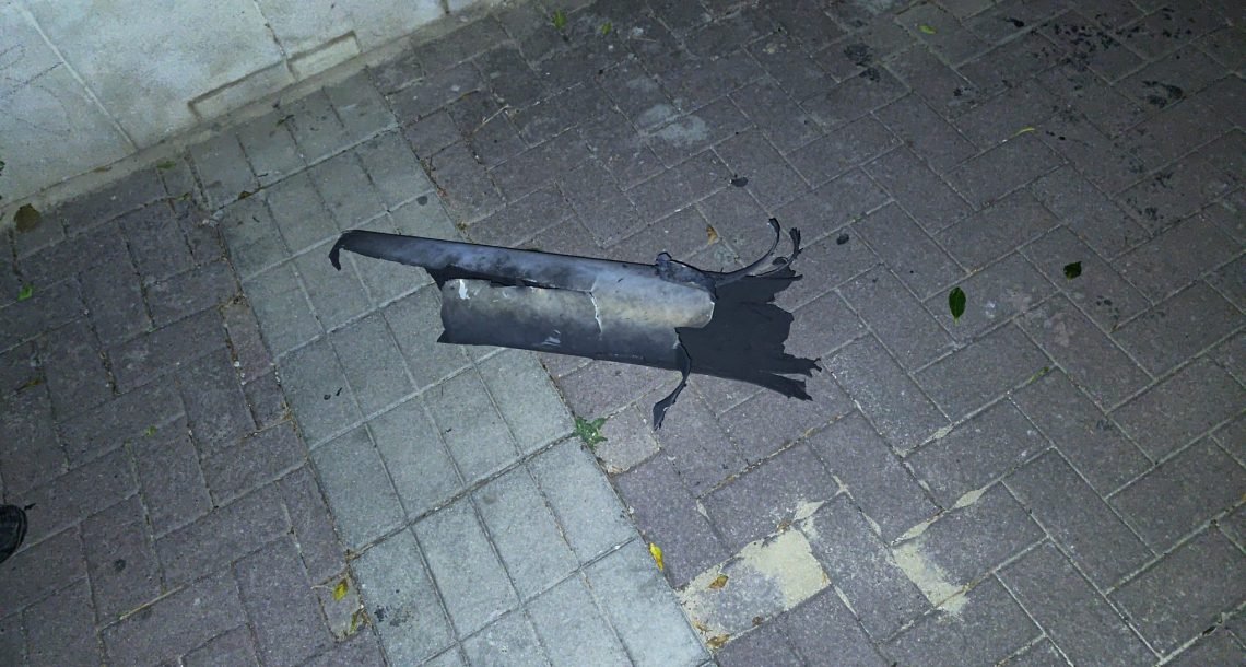 רסיסי נפלים בהרצליה: סכנה בשטח פתוח – כך תפעלו נכון