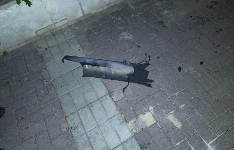 רסיסי נפלים בהרצליה: סכנה בשטח פתוח – כך תפעלו נכון