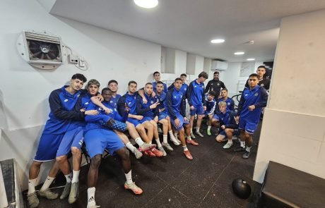 האזעקה שקטעה את האימון: בתוך המרחב המוגן בהרצליה, הכדורגל ממשיך לנשום