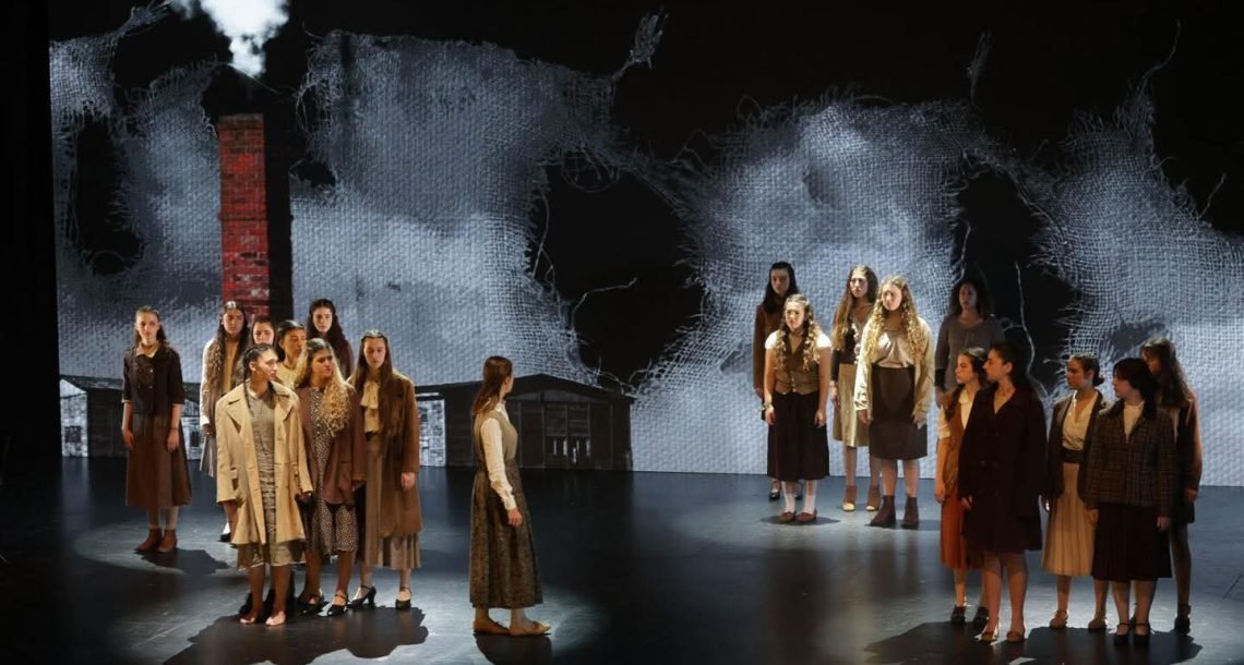 הרצליה מציינת את יום הזיכרון לשואה ולגבורה: הטקס המרכזי ייערך בהיכל אמנויות הבמה תחת הכותרת "דע לך"