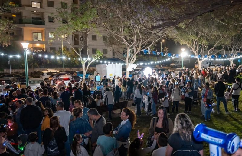 אחרי ההגבלות: הרצליה חוזרת בגדול עם אנה זק ועדן חסון בפארק