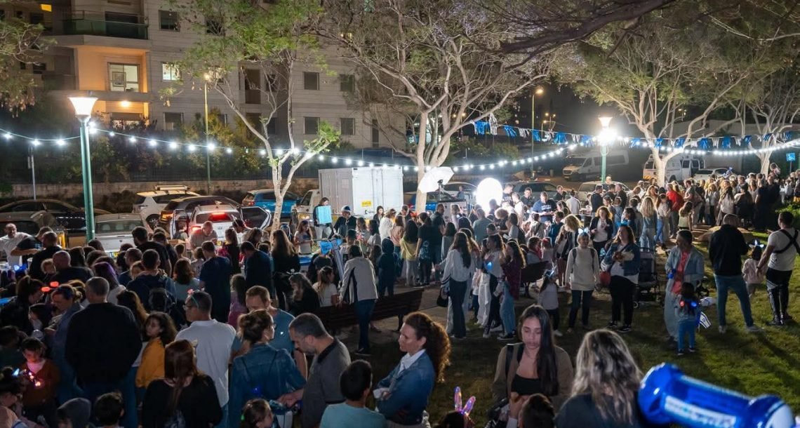 אחרי ההגבלות: הרצליה חוזרת בגדול עם אנה זק ועדן חסון בפארק