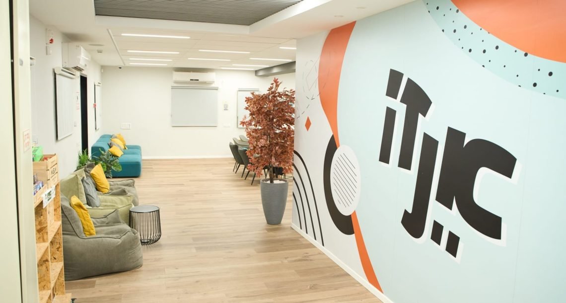 הרצליה פותחת מרחבי למידה חינמיים לסטודנטים בתקופת המבחנים