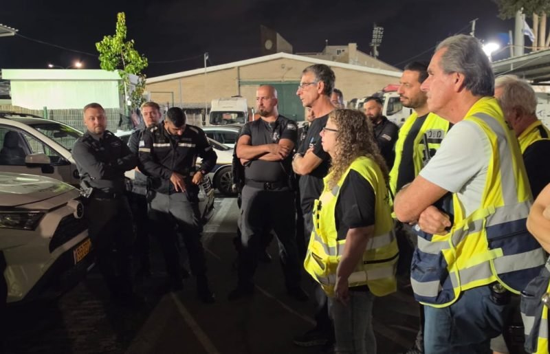 ניסה להימלט ונעצר: חשוד בפריצה לרכב נתפס במבצע משטרתי בהרצליה