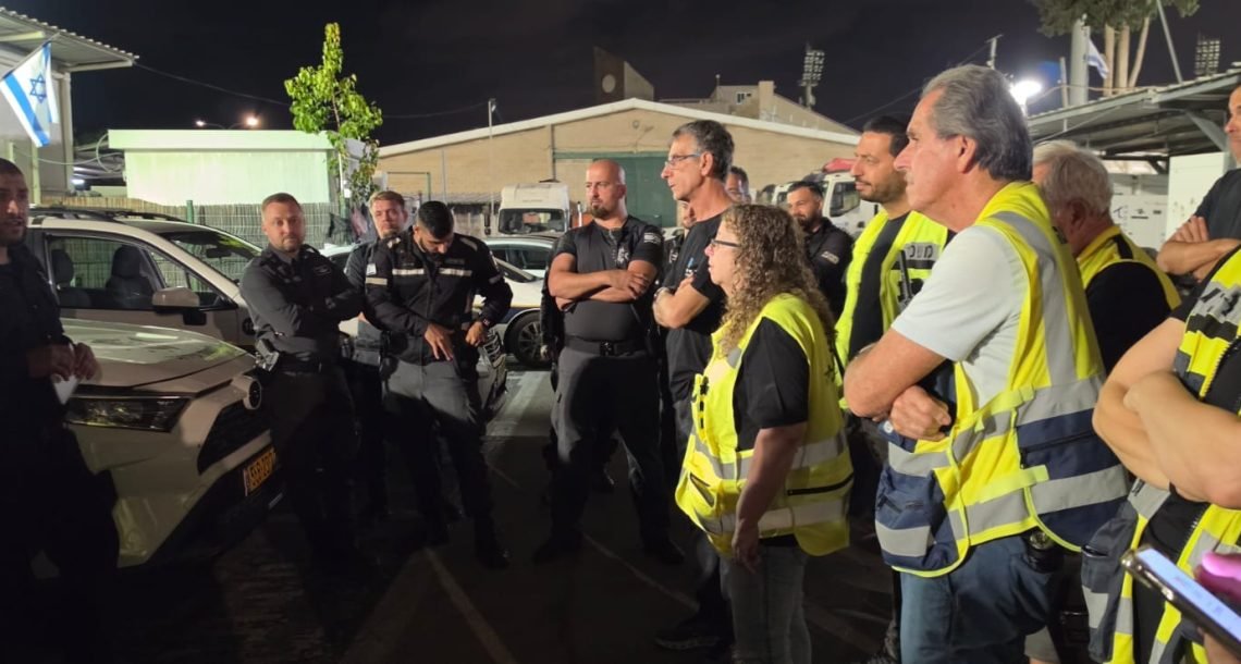 ניסה להימלט ונעצר: חשוד בפריצה לרכב נתפס במבצע משטרתי בהרצליה