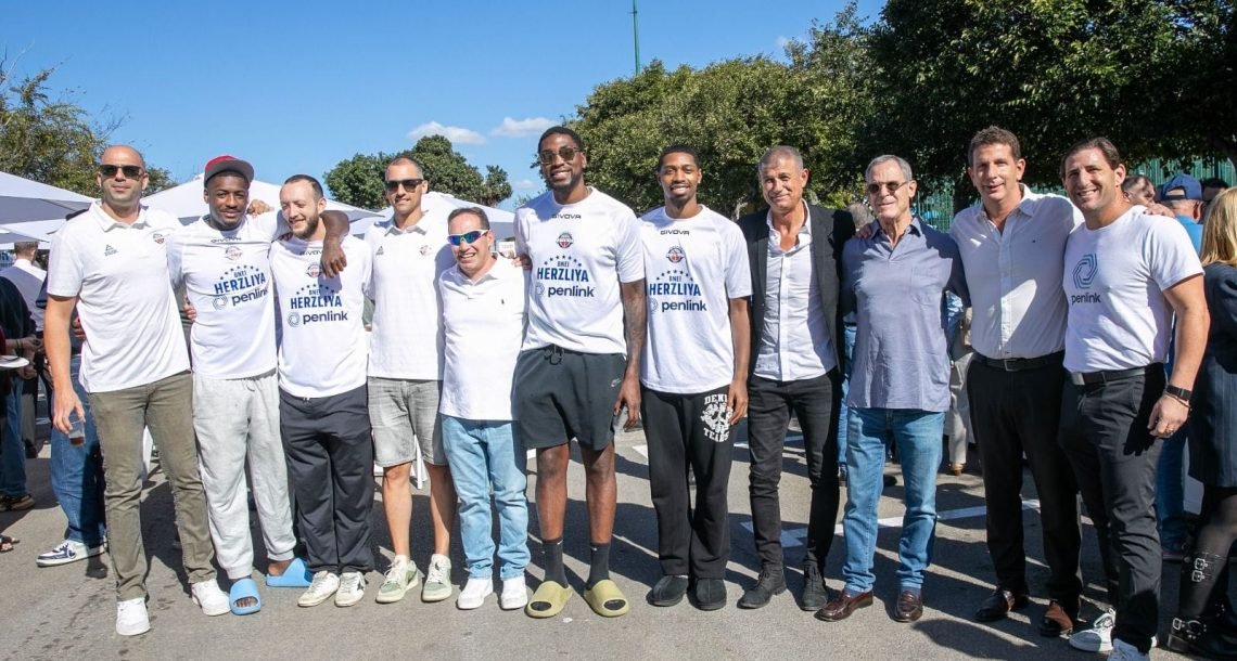 היסטוריה בהרצליה: הונחה אבן הפינה לקראת בניית ההיכל החדש בעיר